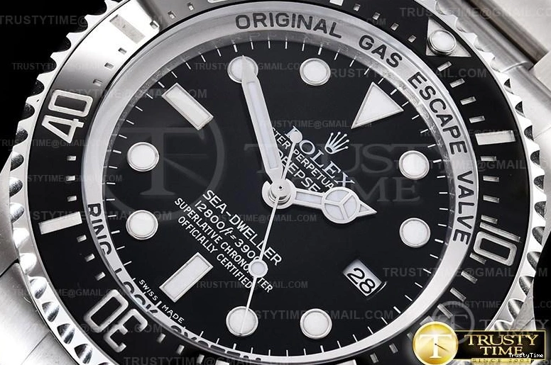 0719 ROLSD093 – Deep Sea Dweller Black Contemporary 1015
